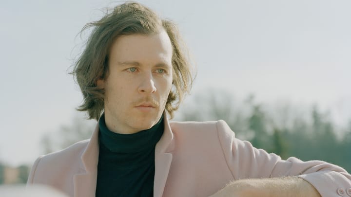 Moshe Fisher-Rozenberg Creates Healing Through Music